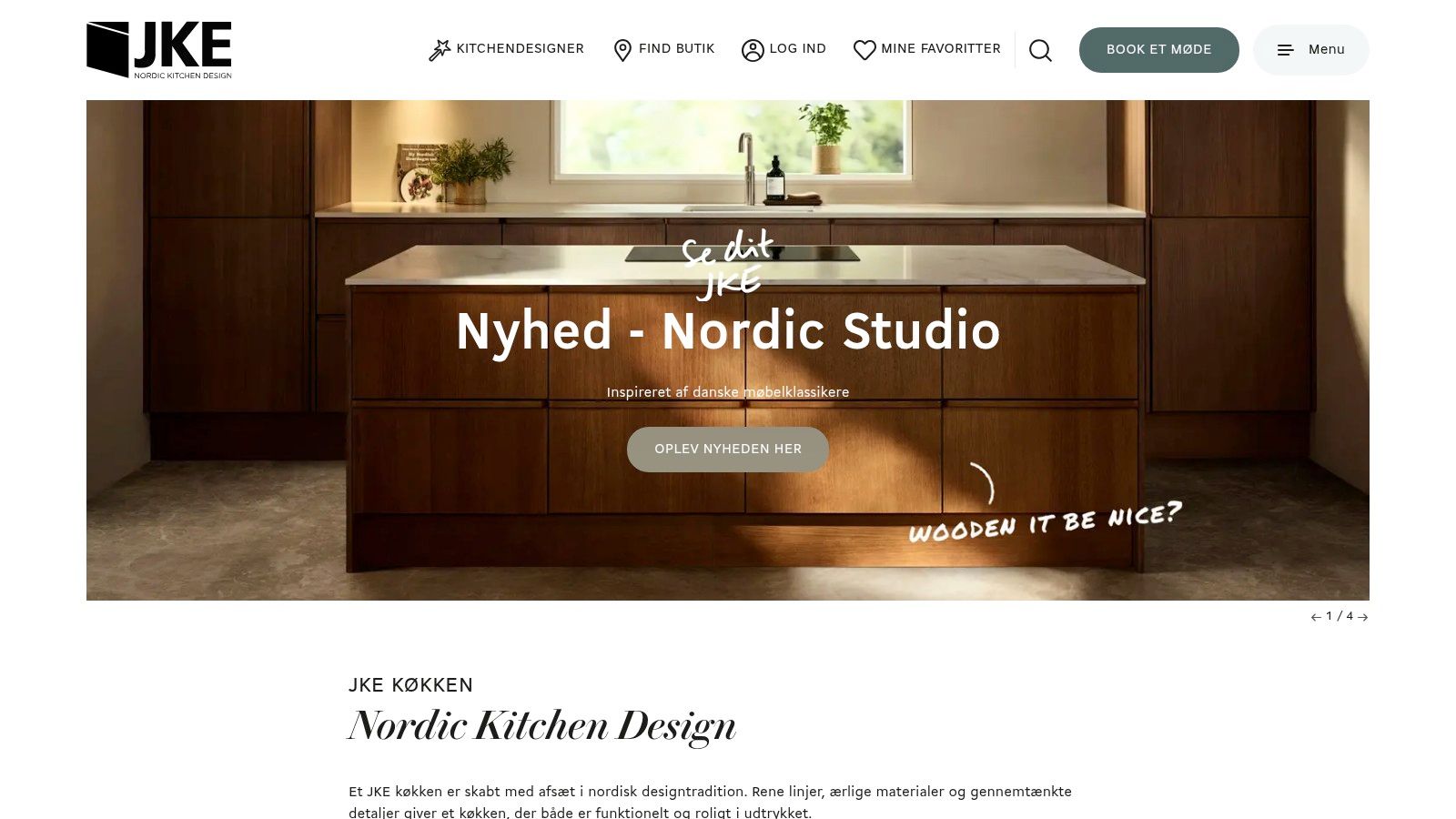 Moderne nordisk køkken med træskabe og stor vask.